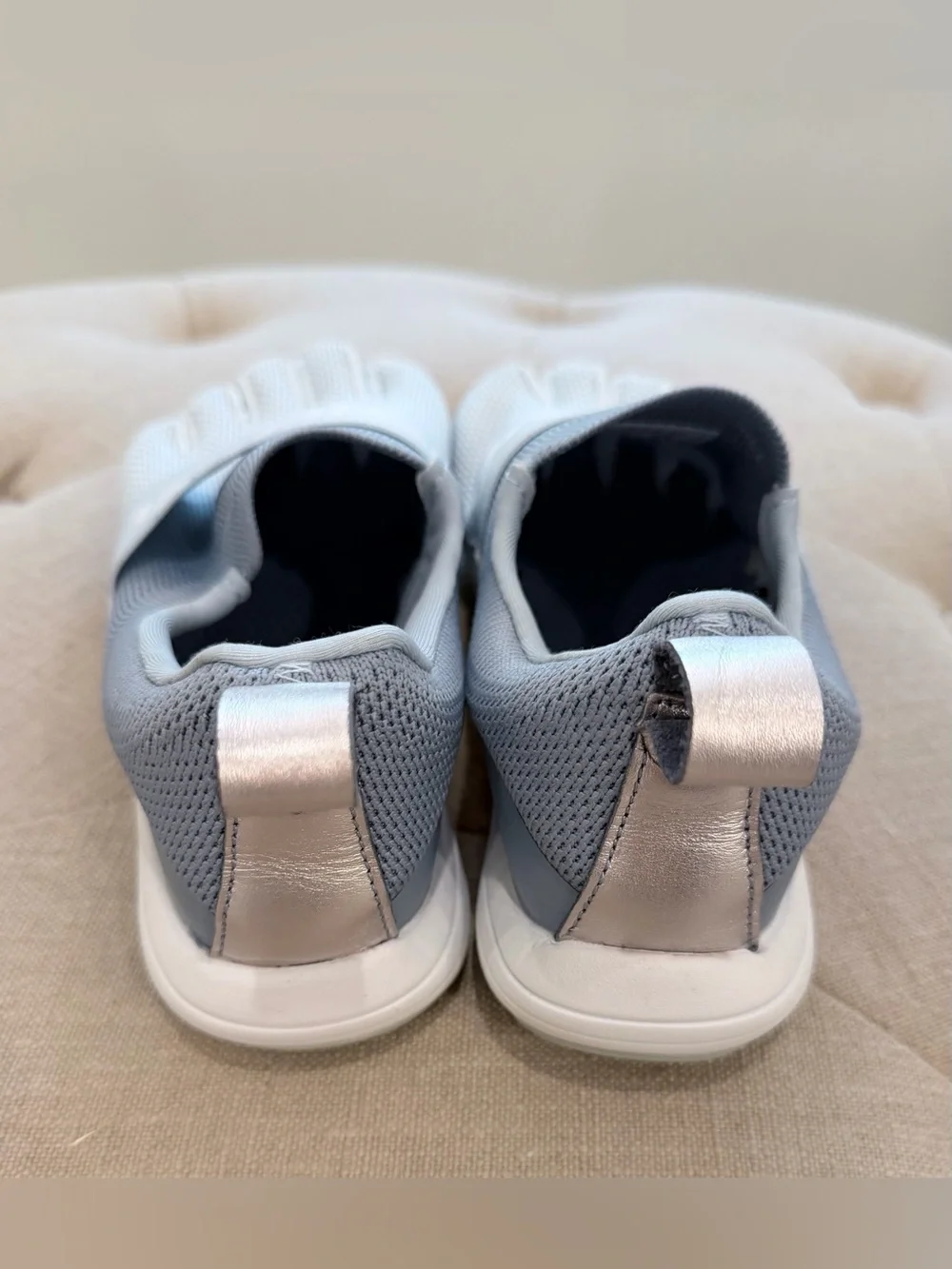Peluva Running Shoes, NWOT